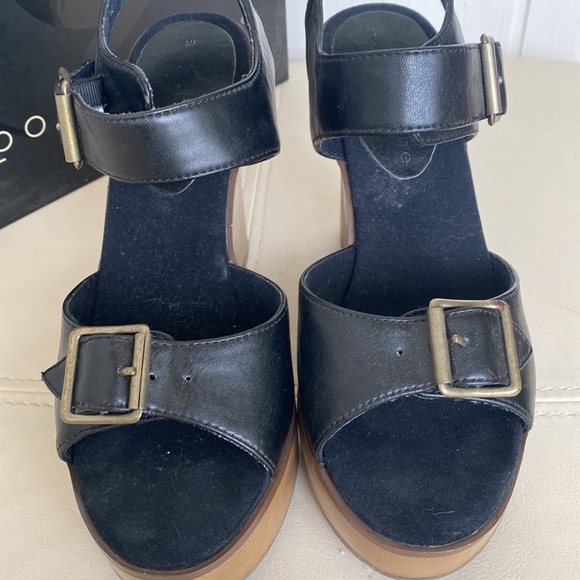 Platform sandals - Picture 2 of 5